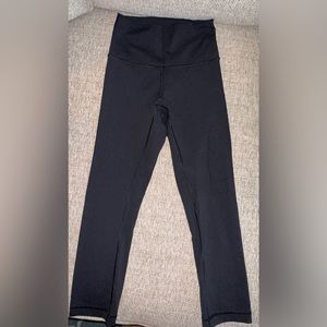 Lululemon size 4 - black cropped leggings